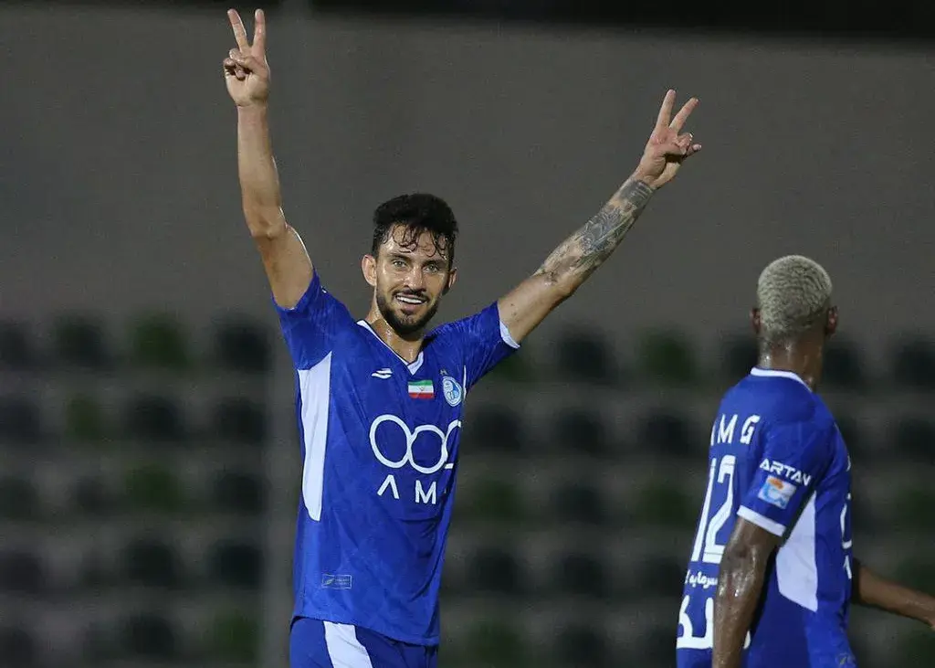 آزادی با سرماخوردگی و شرایط ویژه در ترکیب استقلال